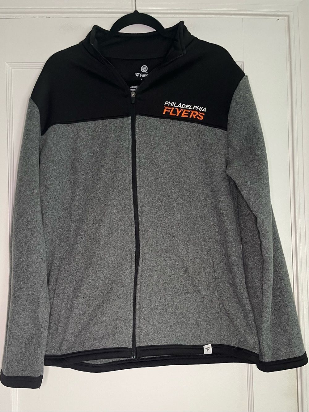 Philadelphia Flyers Zip-Up Jacket - Gray & Black with Orange Logo Men’s Large